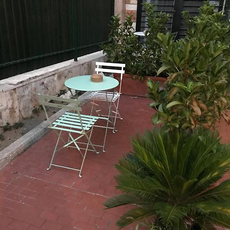 Bed and Breakfast Domus Vesuvio Сан-Джорджо-а-Кремано Екстер'єр фото